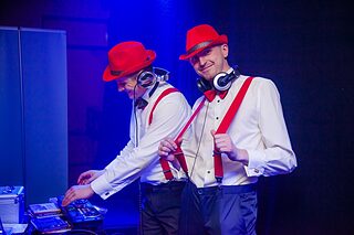 DJ V& S BROTHERS ENTERTAINMENT - zespół na wesele Hucisko