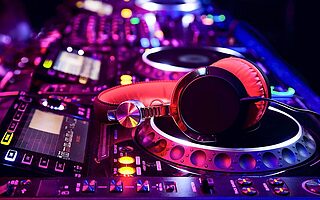 DJ PARTY